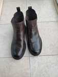Par de Botas em Pele