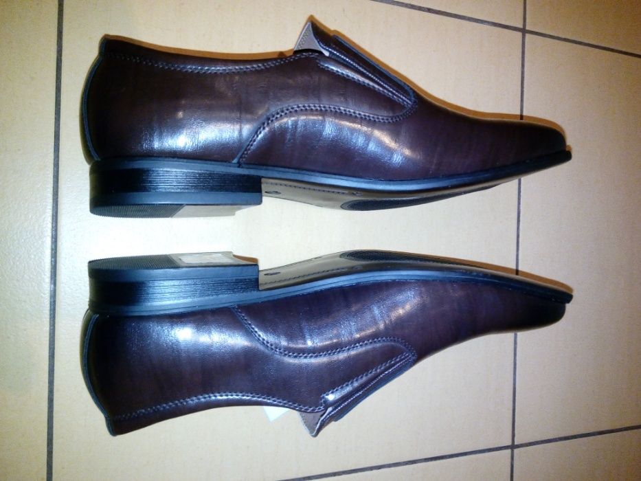 Чоловічі темно-коричневі туфлі, 40 розмір, устілка 26,5 см.