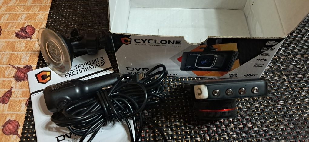 Видеорегистратор cyclon dvh41