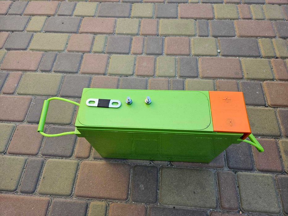 Гелевые аккумуляторы Monbat Carbon 100Ah