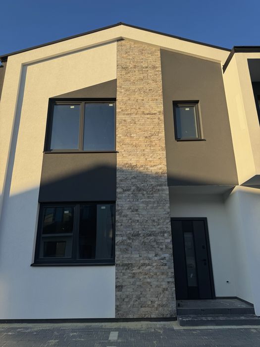 Продаж сучасних котеджів, «New Village».