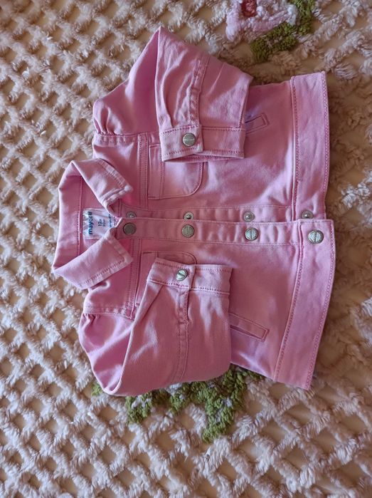 Roupa de bebé em bom estado