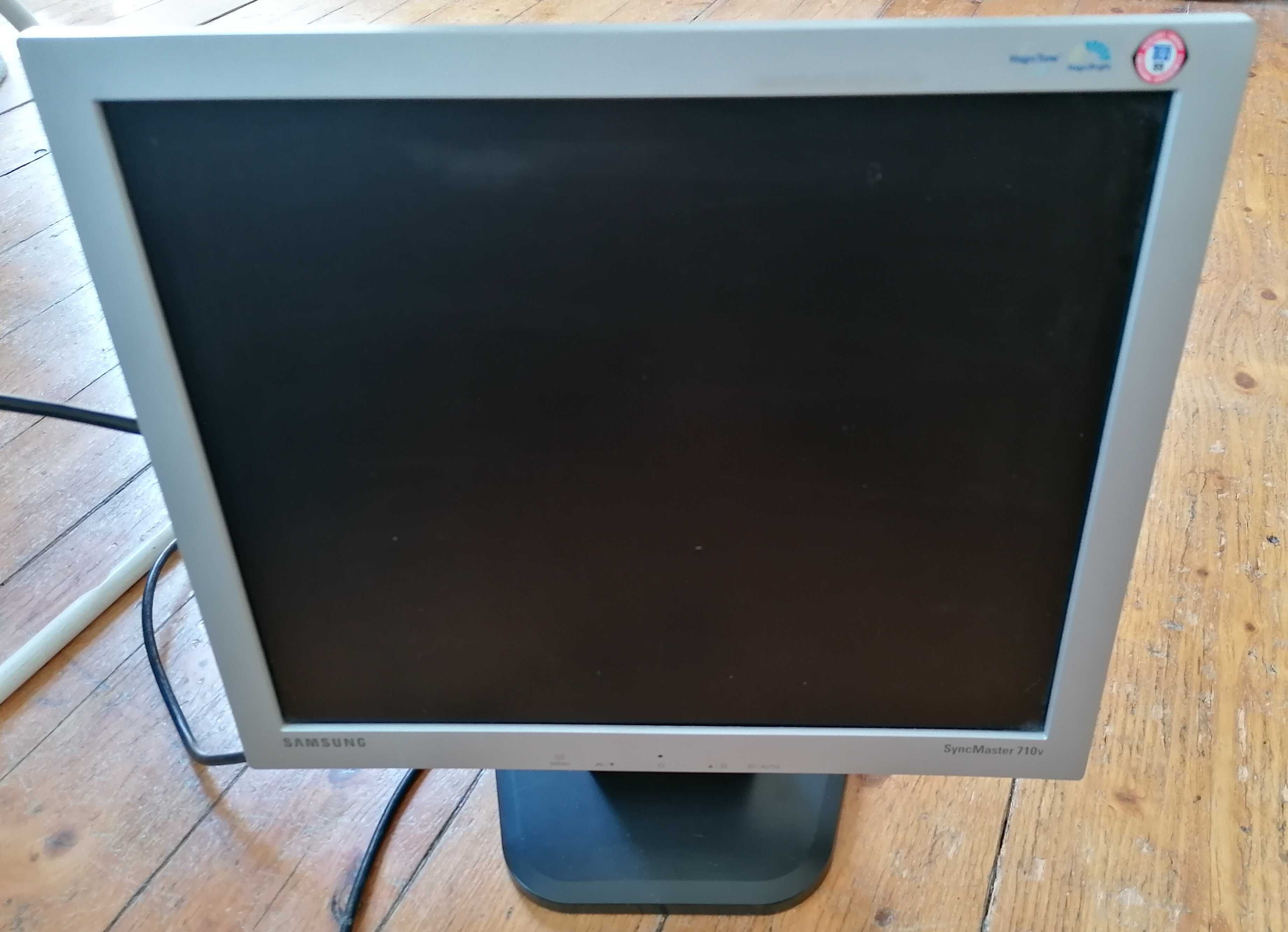 Monitor Samsung 17 SyncMaster, tanio