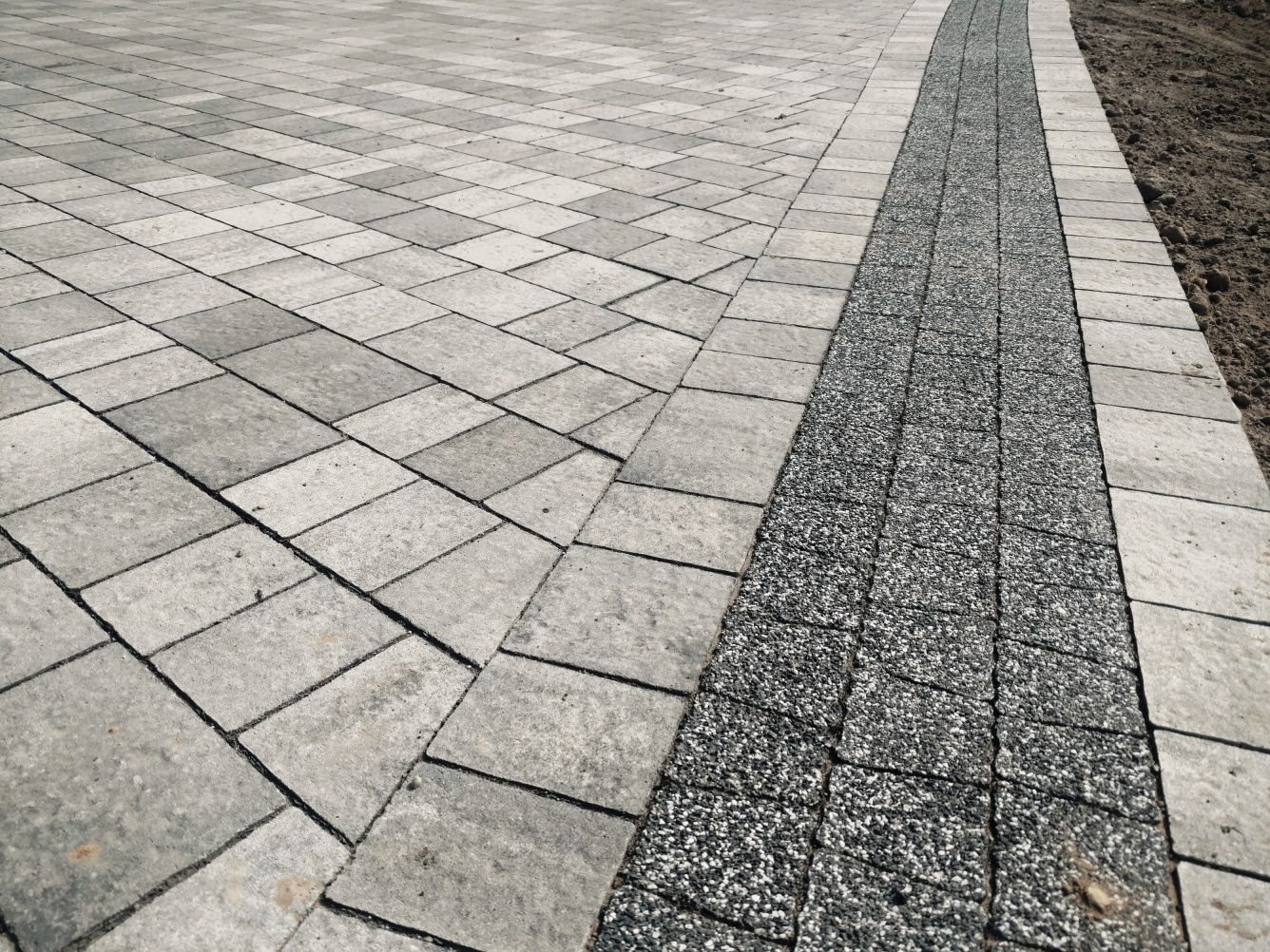 Kostka Fantazja 6 cm Szara callisto nero płukana betonowa bruk piccola