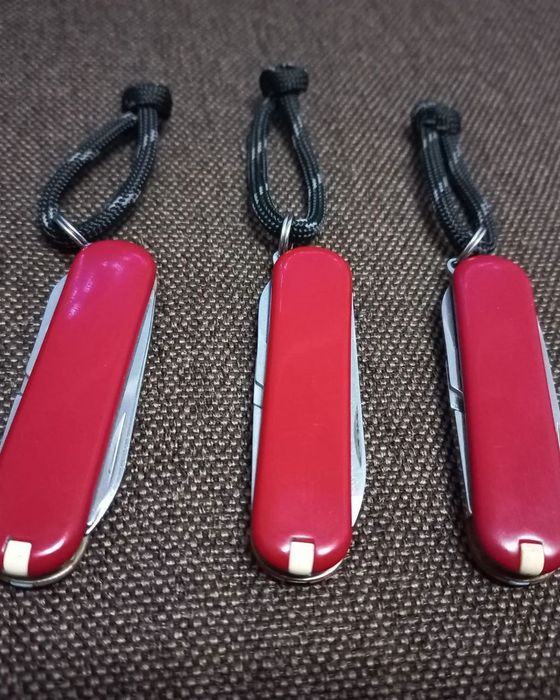 Швейцарский нож-брелок Victorinox Classic SD 0.6223