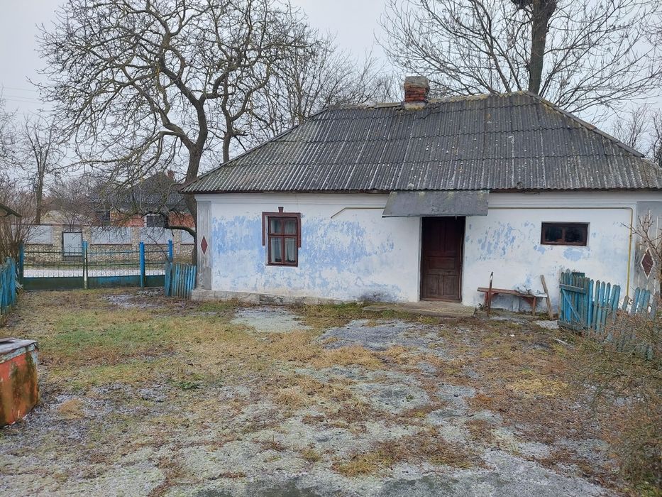 Продаж будинку з літньою кухею і прибудовами