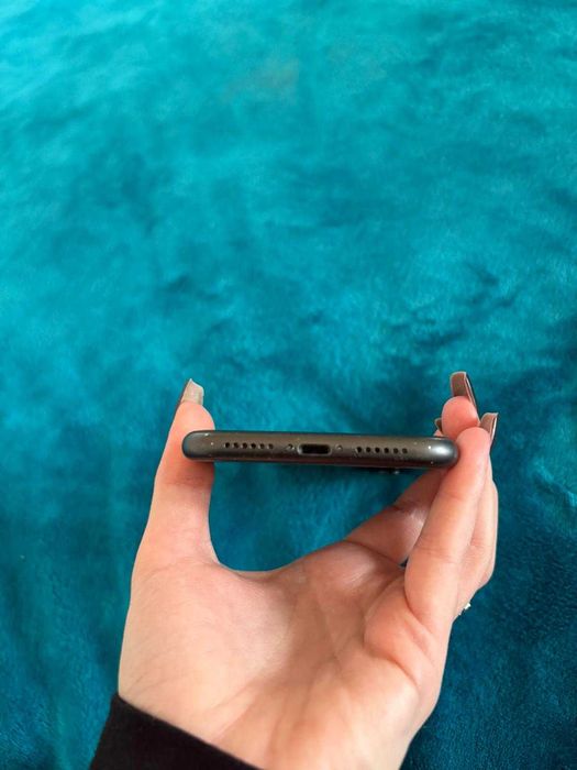 iPhone 11 64GB, stan bardzo dobry