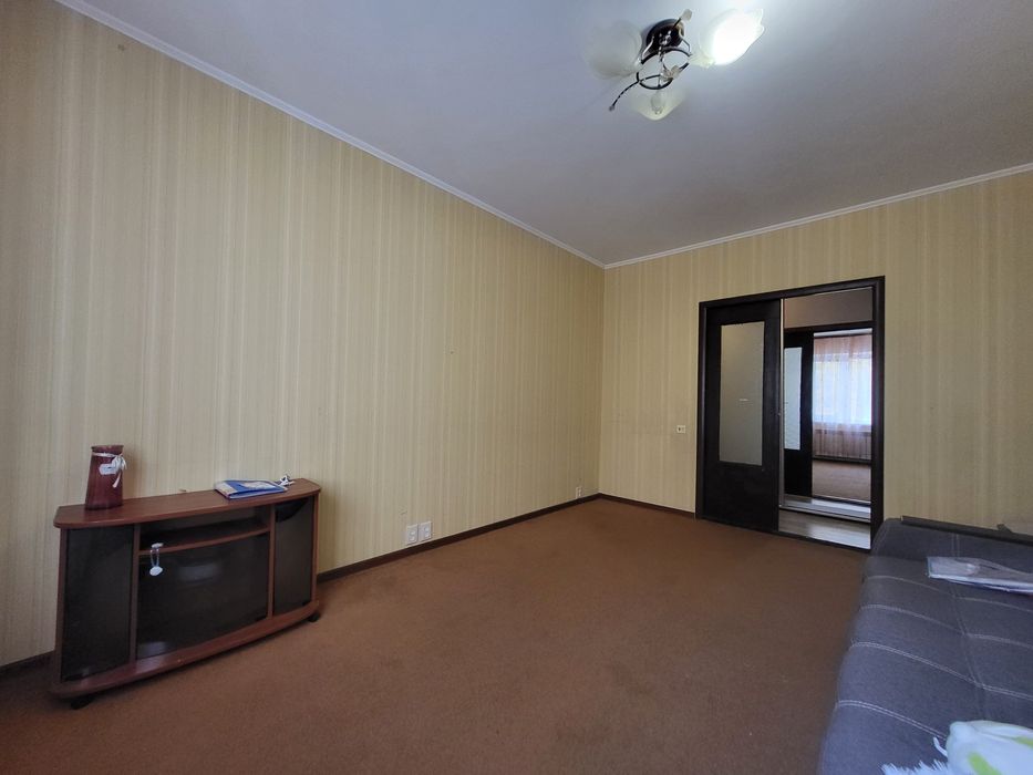 Продам  3 х комн.кв .Хортицкой  / 2 этаж  / квартира с ремонтом