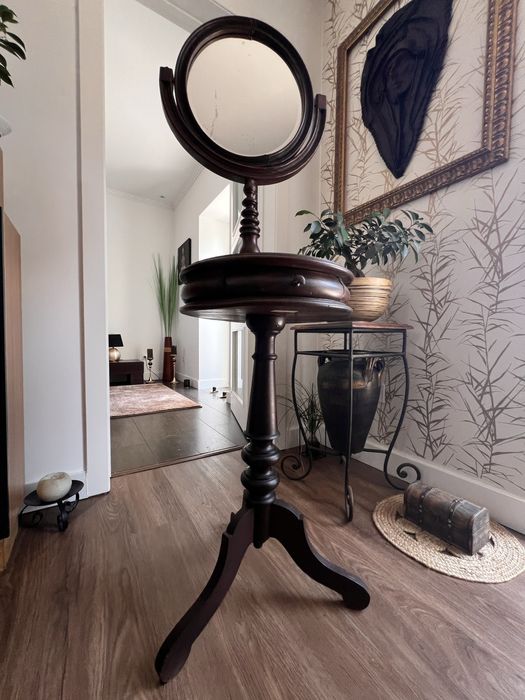 Lindo espelho vintage.Epoca Vitoriana 1820