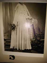Suknia ślubna z pelerynką