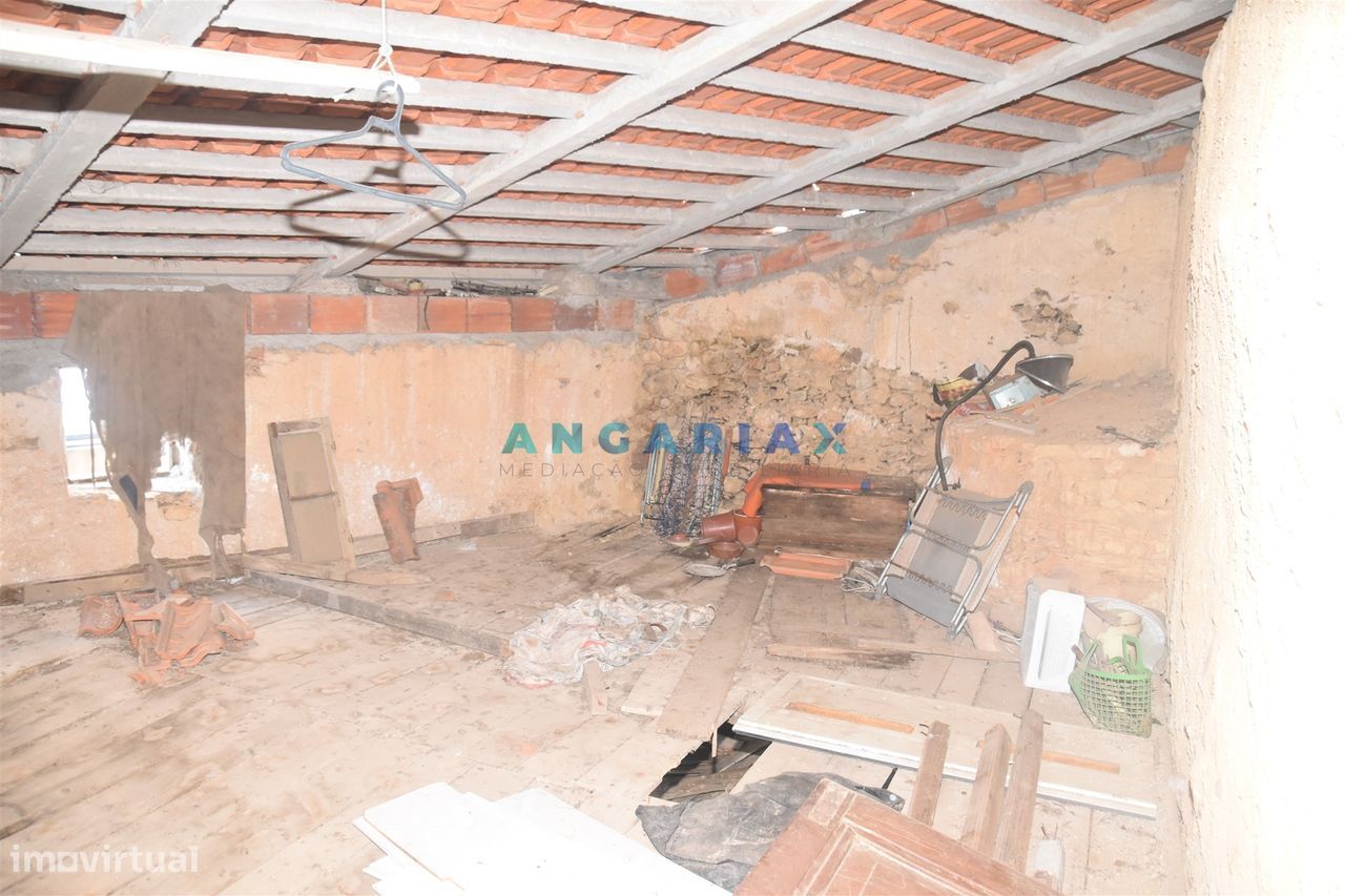 ANG1466 - Casa para Remodelação em Figueiró dos Vinhos