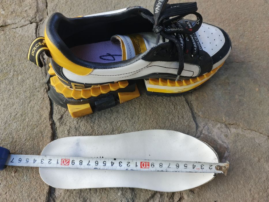 Кросівки жіночі  (дівочі)