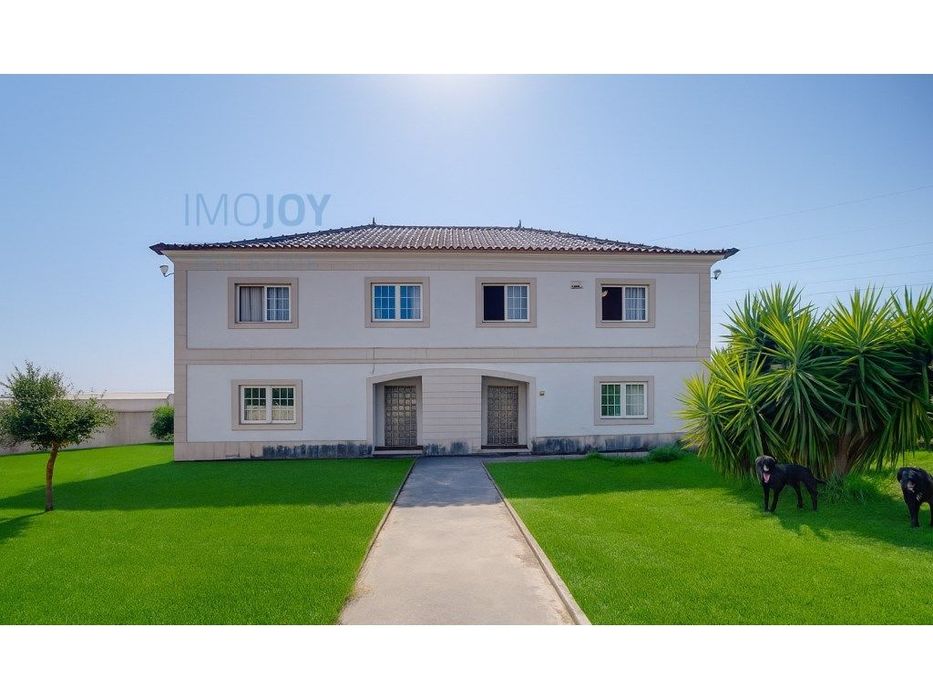 Moradia de Luxo T7 com Armazém 869m2 de construção