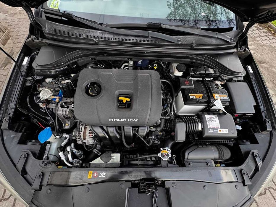 Hyundai Elantra 2.0 AT 2016 газ/бензин, автомат — без вкладень