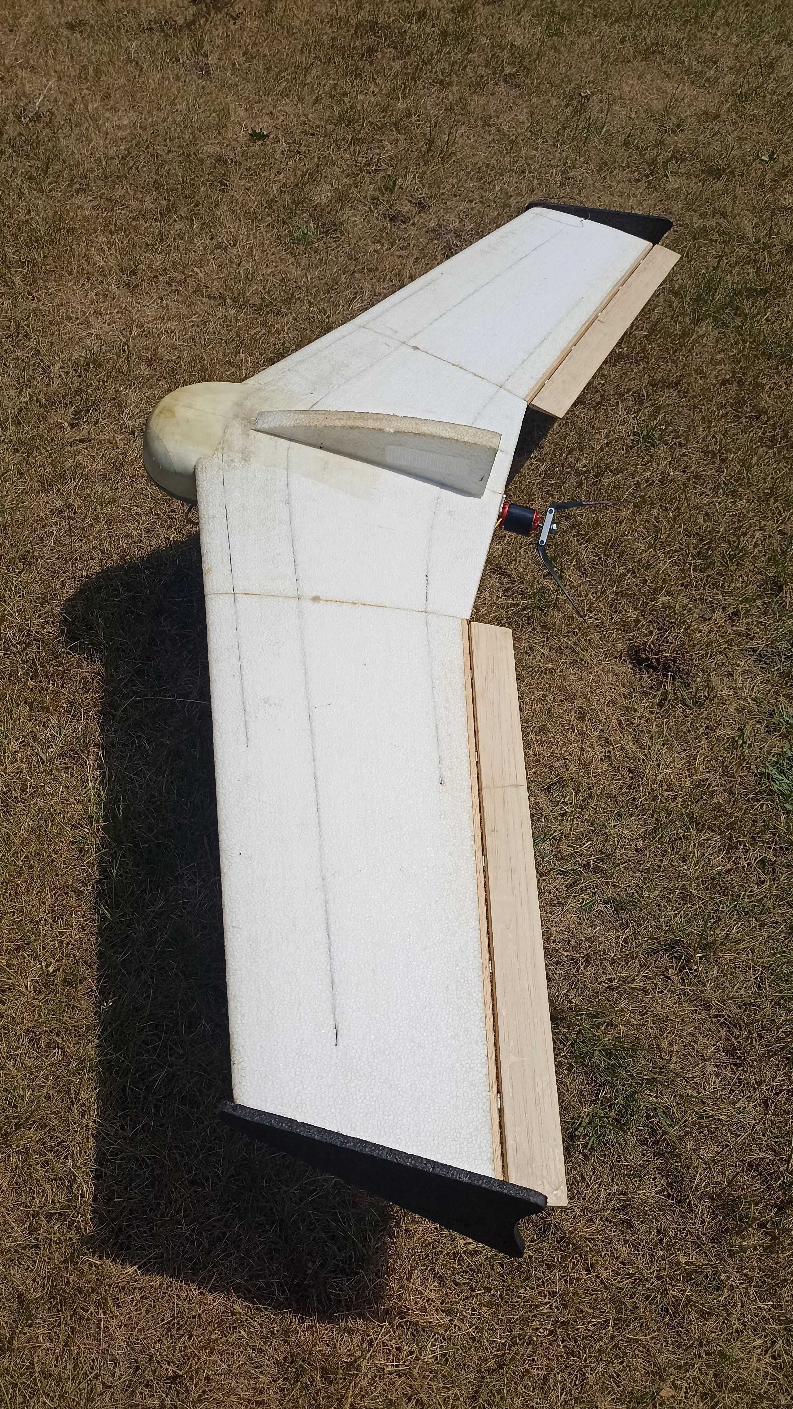 Sprzedam skrzydełko FPV VEGA 160cm kupione w napolskimniebie.