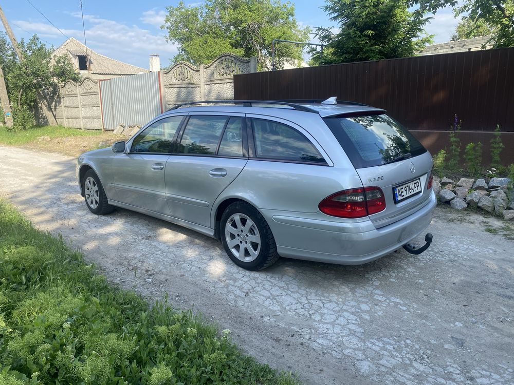 Мерседес Бенц 211 Рест Е220 CDI