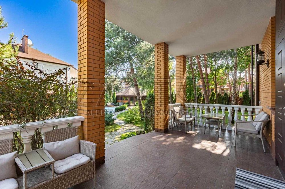 Продаж розкішного будинку в Козині