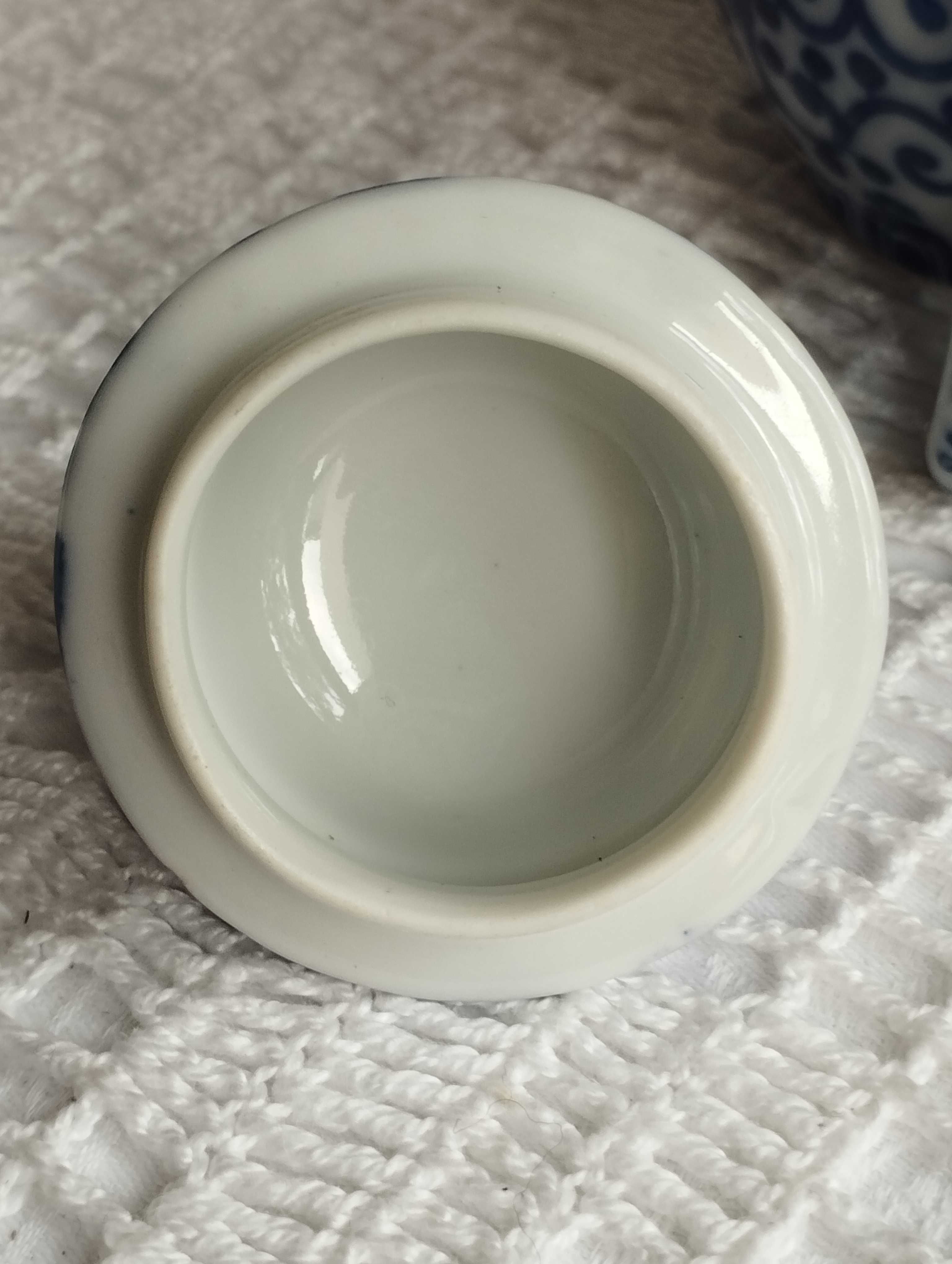 Japońska porcelana mleczniki i dzbanuszek.