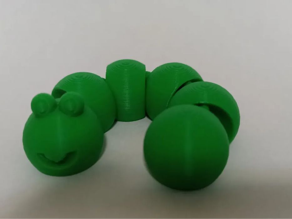 Lagarta Articulada Divertida