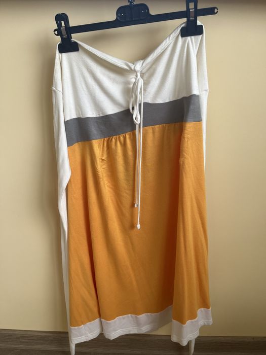 Sukienka letnia z odkrytymi plecami pomarańczowo szaro kremowa