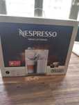Máquina Nespresso - Gran Lattíssima Delonghi - NOVA Cor Preta