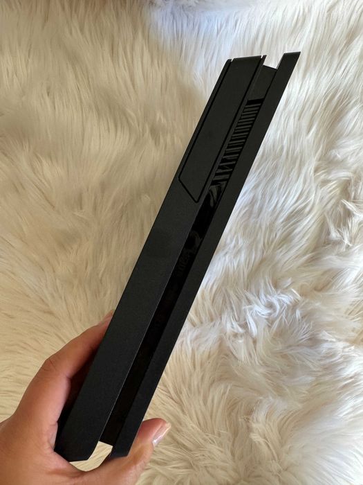 PS4 SLIM com jogo Call of Duty Ops