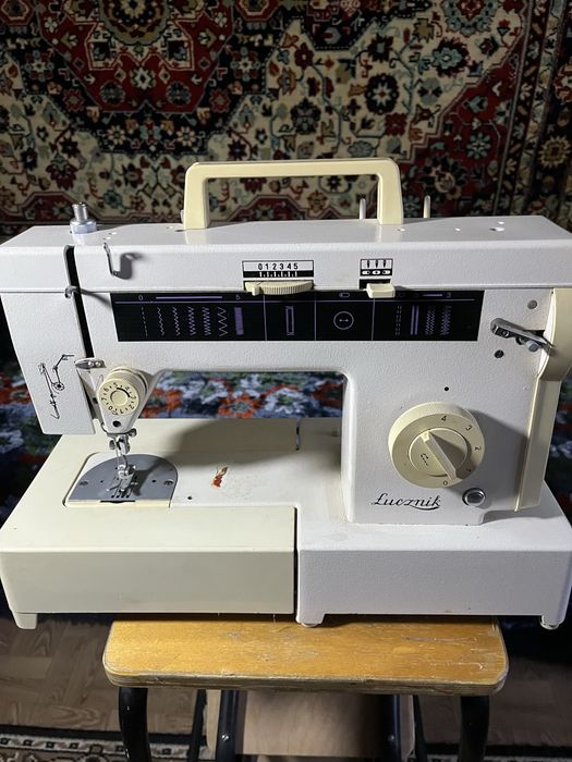 Швейна електрична машинка