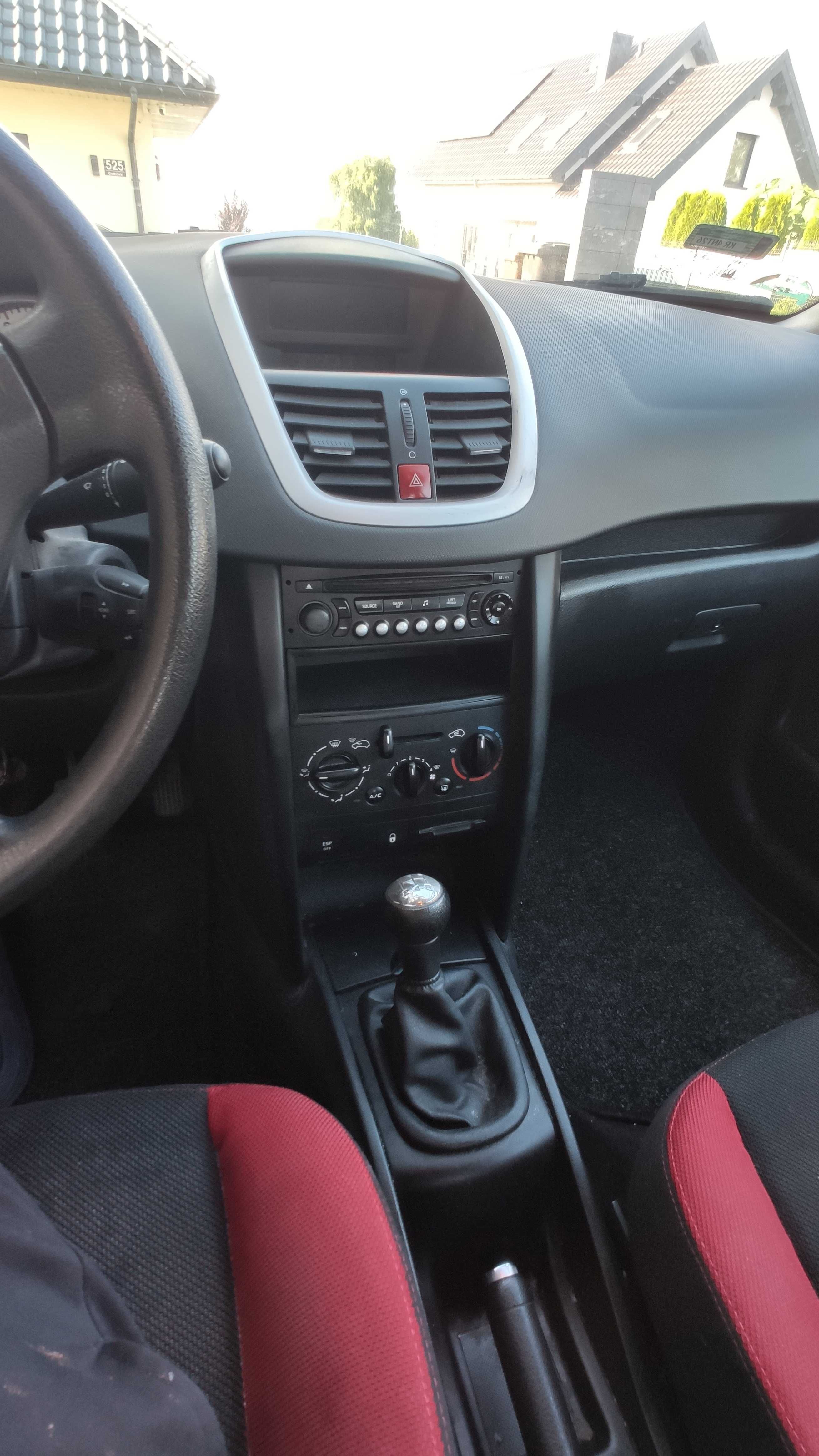 Peugeot 207, 1.4 Benzyna, 2006, 206tys.
