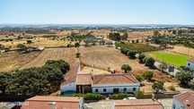 Moradia T5 para venda
