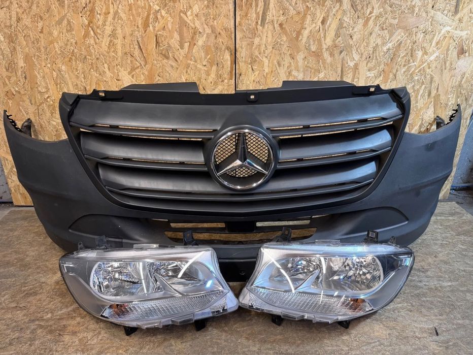 Бампер передній Спрінтер 907 906 Оригінал! хороший стан! В наявності!