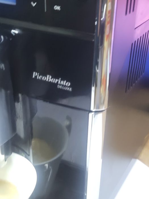 кавовамашинка Delonghi PicoBaristo Deluxe.