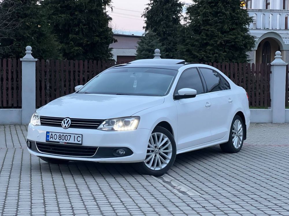 VW JETTA 2.0 tdi DSG 2013р