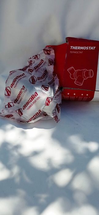 Водяний насос помпа і термостат на заз Таврія