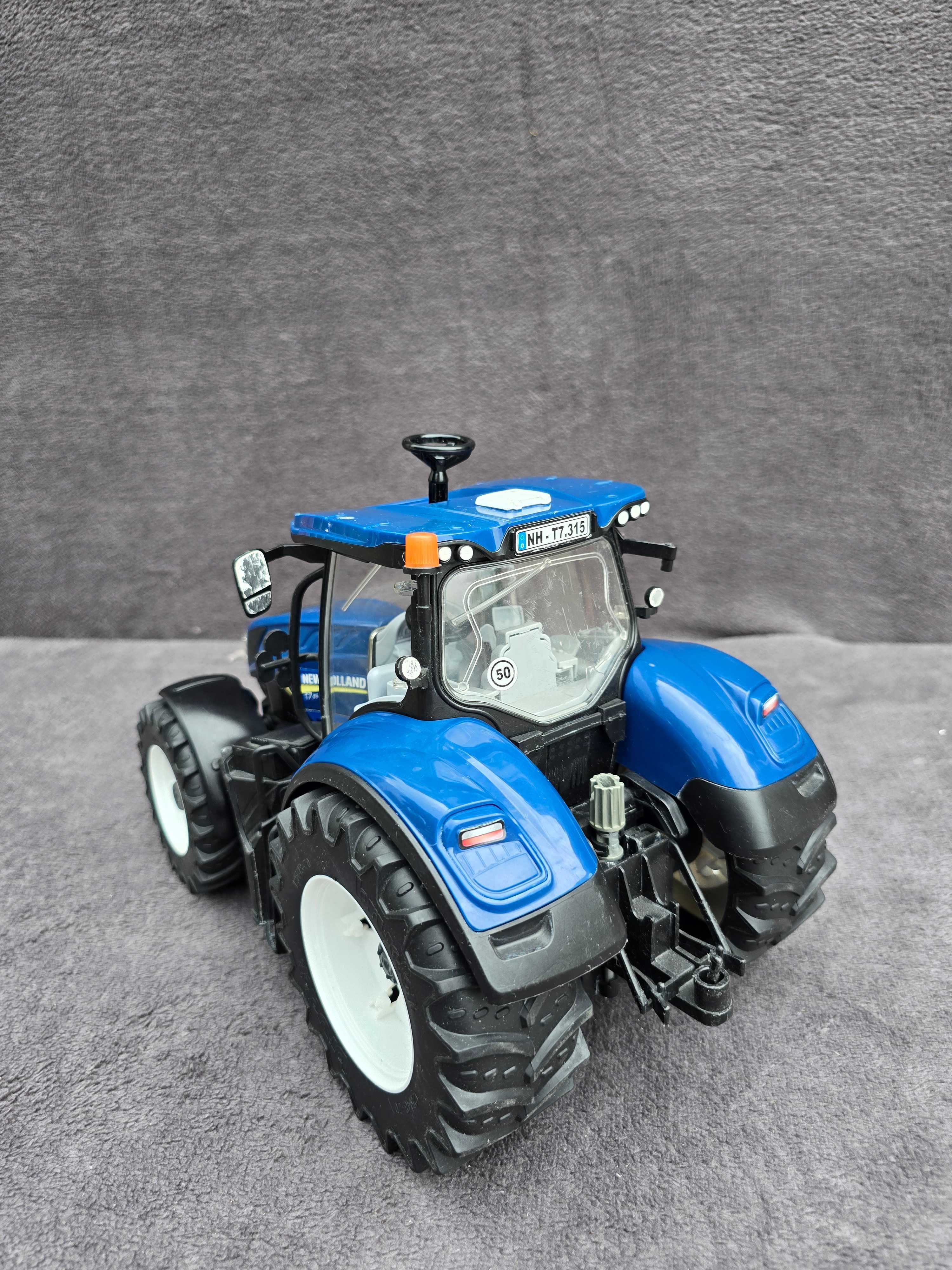 Bruder Traktor New Holland T7.315