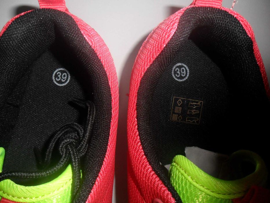 Sapatilhas novas tamanho 39