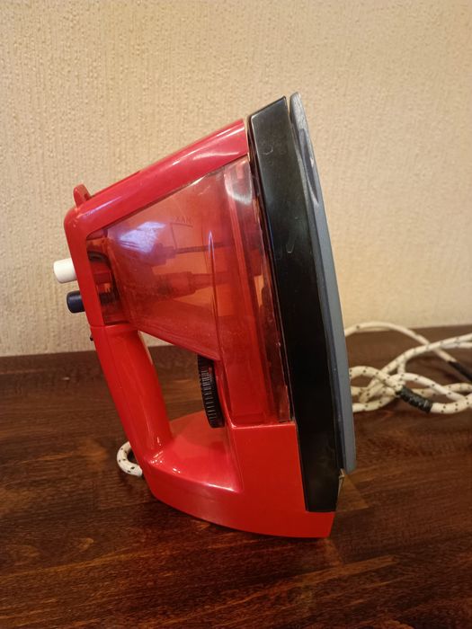 Утюг с отпаривателем