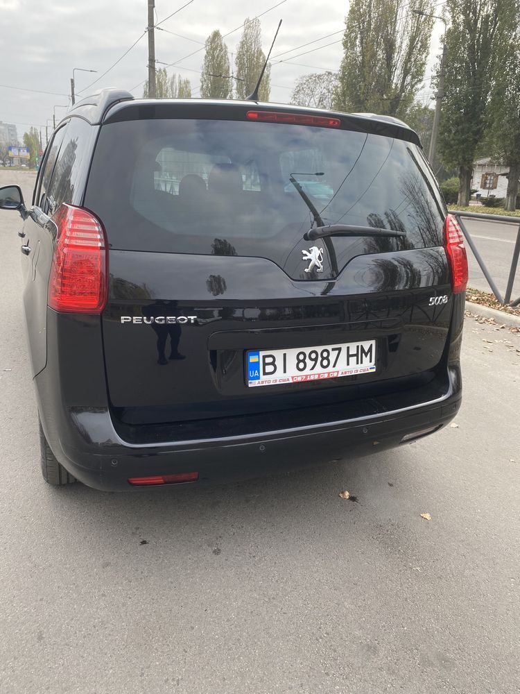 Продам Peugeot 5008