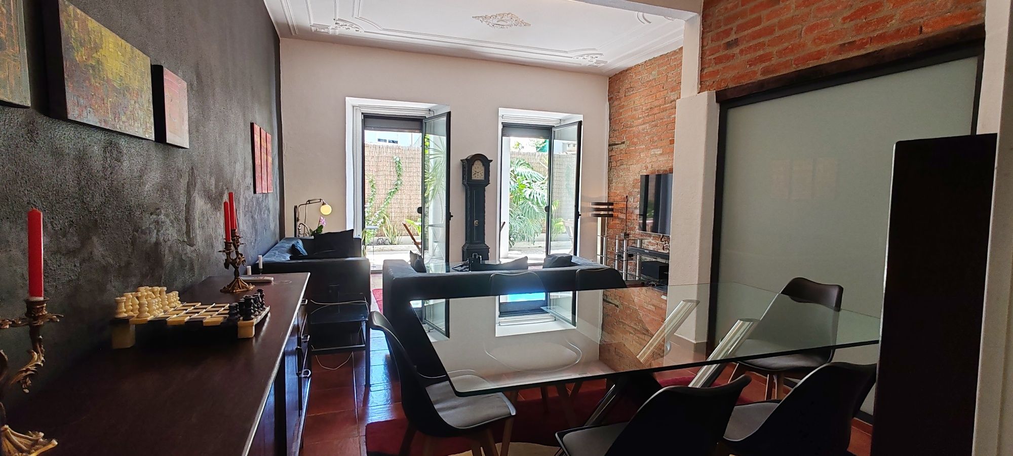 T3+2 mobilado com 150m2 + terraço 22m2 junto ao Metro Alameda