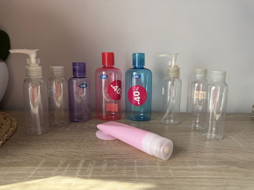 9 pojemniczków na kosmetyki / pojemniki podróżne / butelki 100 ml i