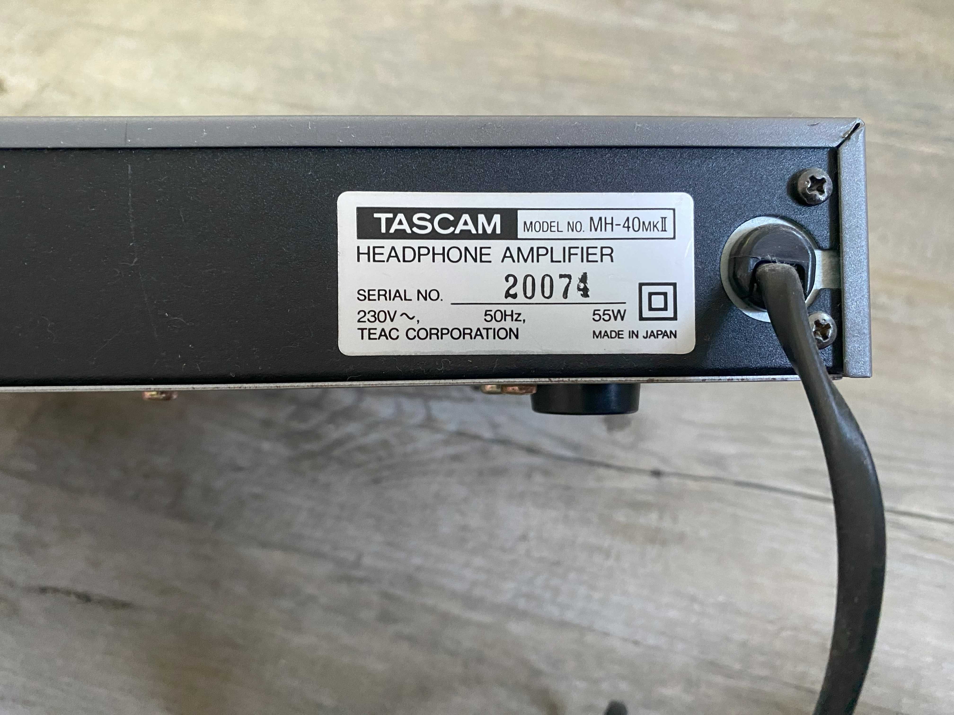 Amplificador de Auscultadores TASCAM MH 40 MK II - Oportunidade