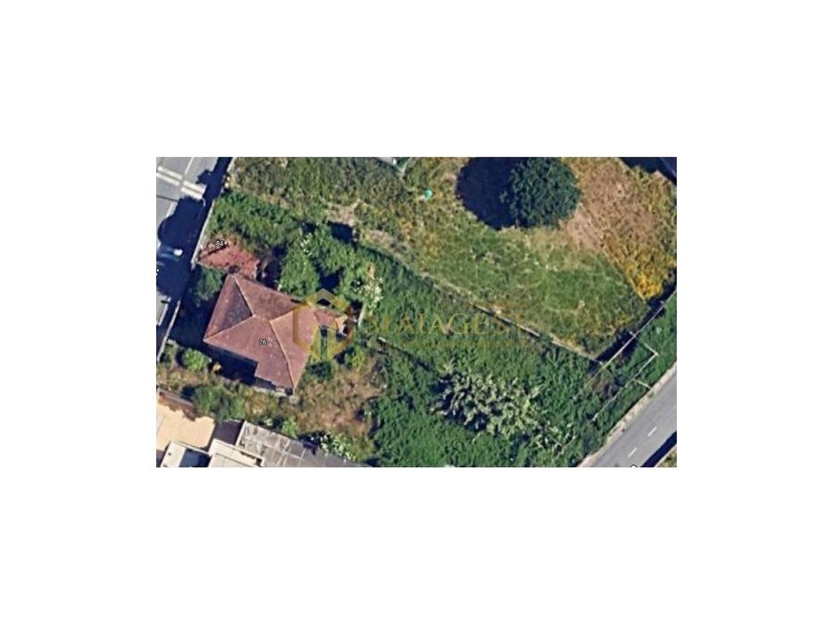 Terreno com Viabilidade de Construção Perto da Ponte da Pedra