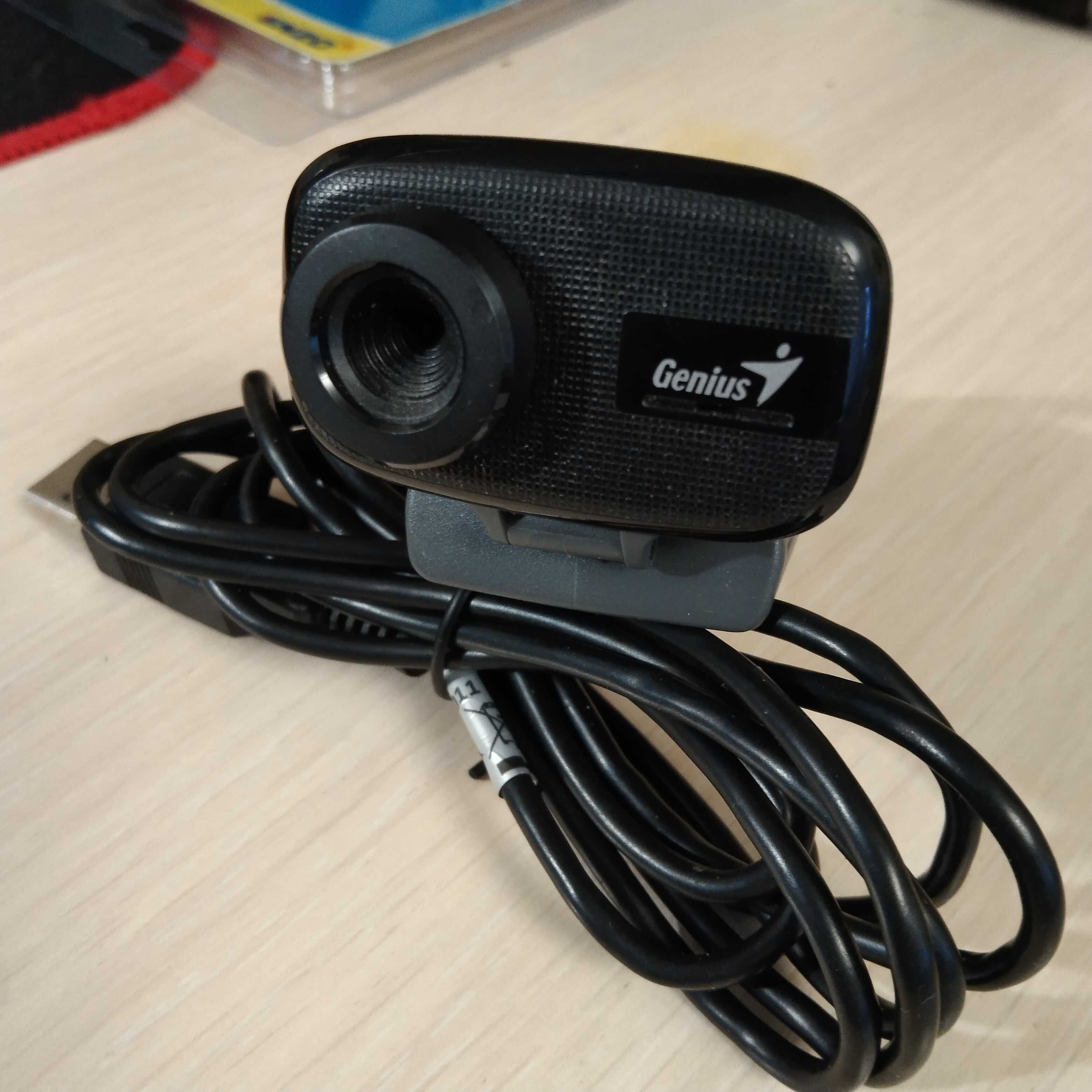 Веб камера Genius FaceCam 321 с микрофоном