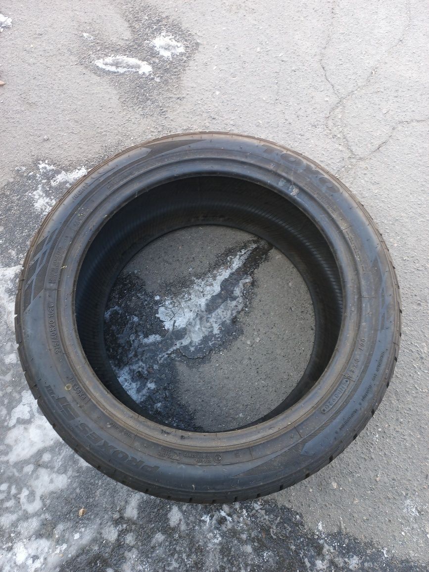 Одна шина 275/40/20 TOYO