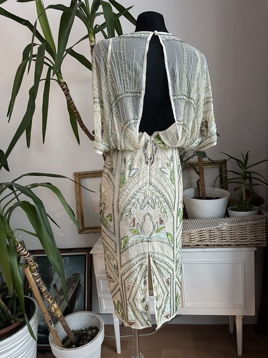 Cekinowa sukienka midi haftowana kwiaty 32 xxs 34 xs asos luxe