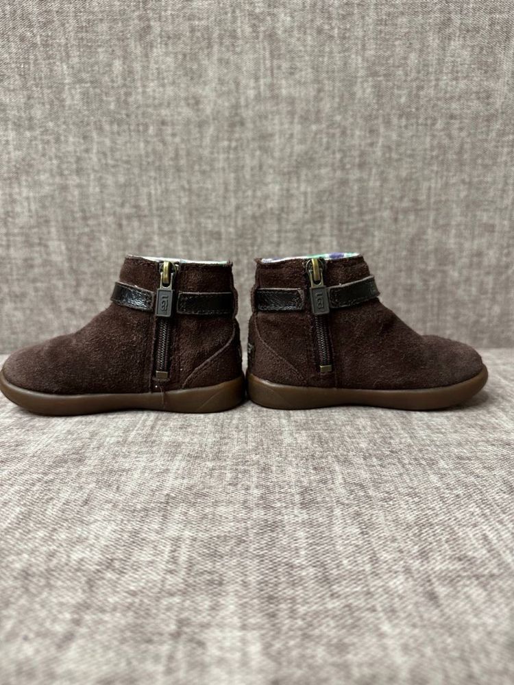 Детские ботиночки UGG