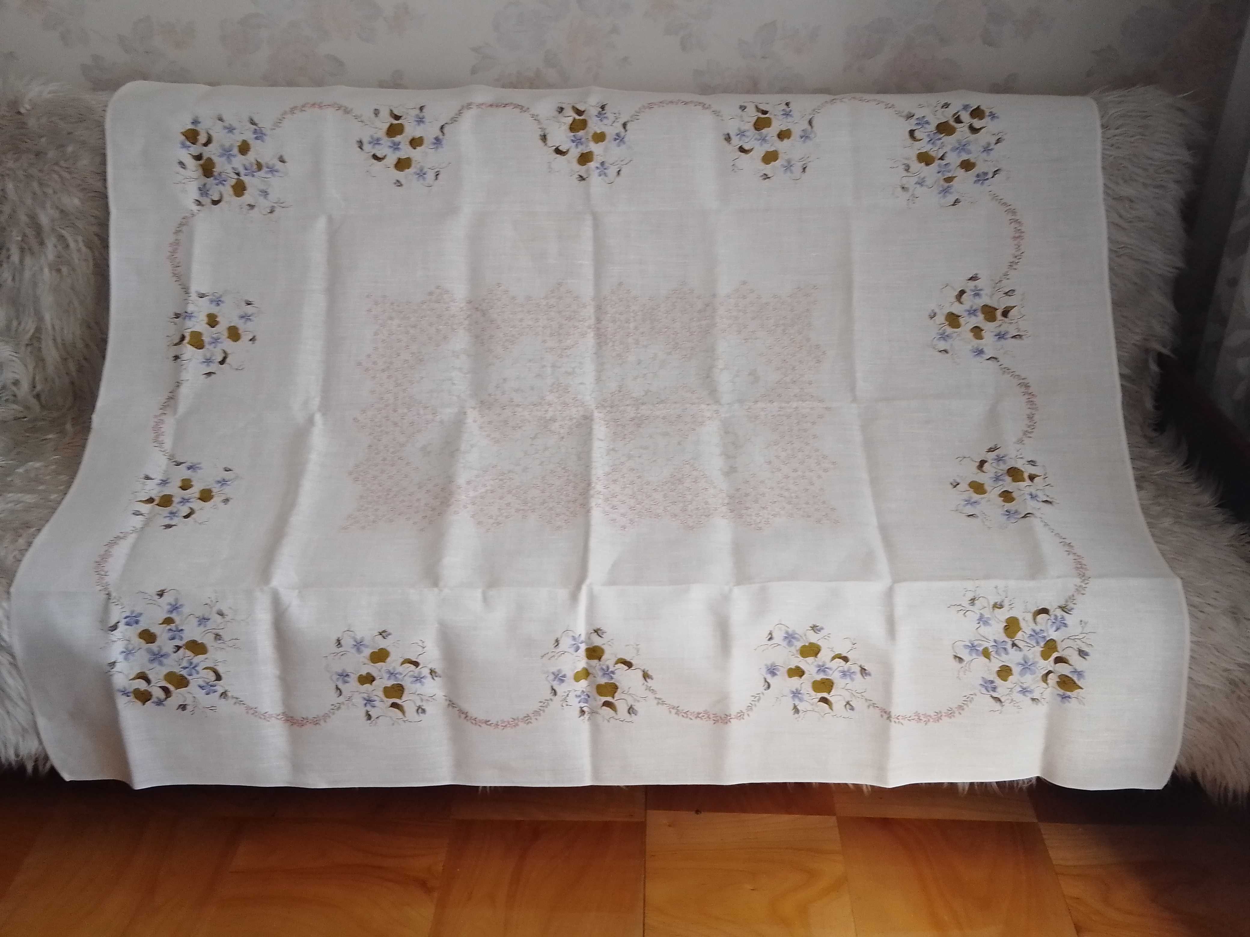 Śliczny obrus lniany 157cm x 127 cm z okresu PRL - bdb !!