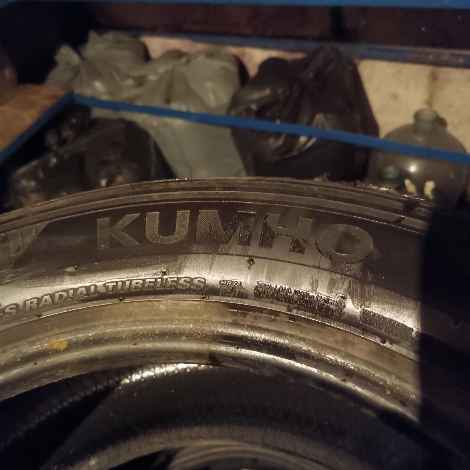 225 55 R 19 111H KUMHO Crugen HP71