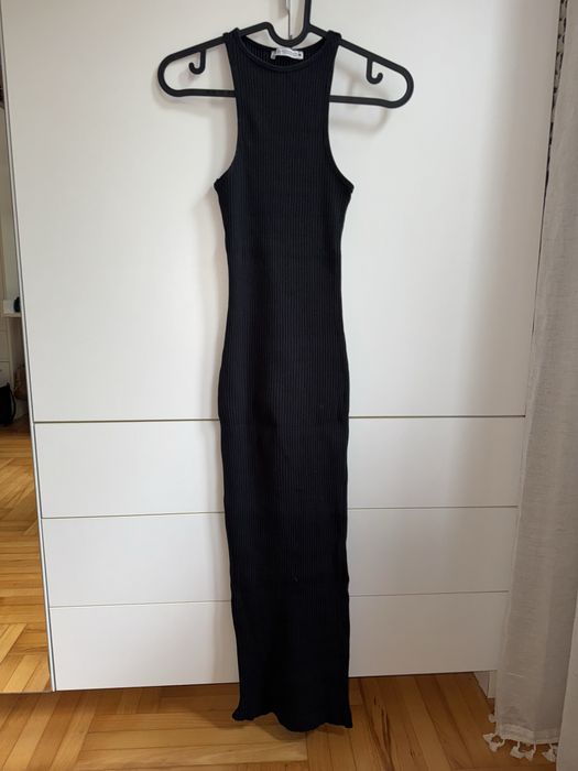Czarna sukienka dopasowana XS Zara