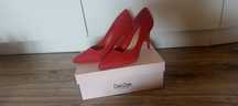Sprzedam buty szpilki czerwone
