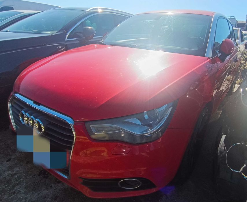 Audi A1 1.6 TDI S line ligeiramente acidentado